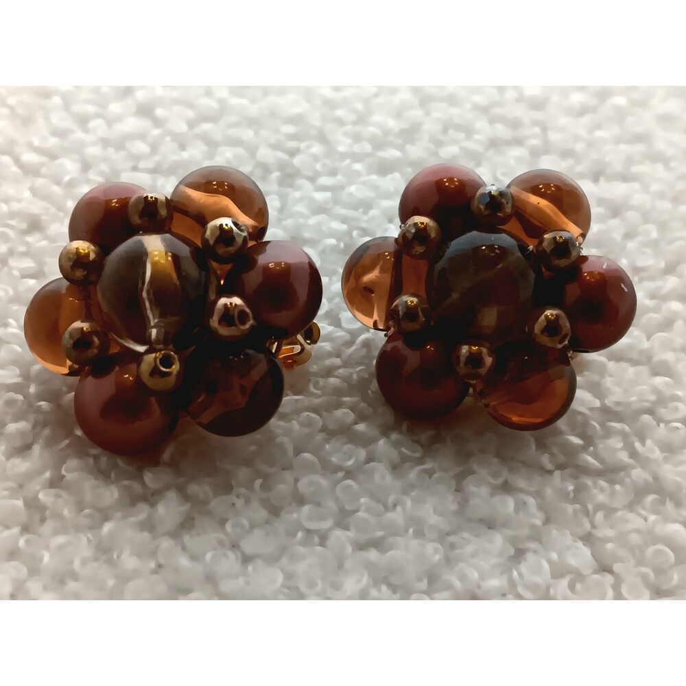 Vintage Brown Lucite Cluster Clip On Earrings 1.25 in - Picture 9 of 11